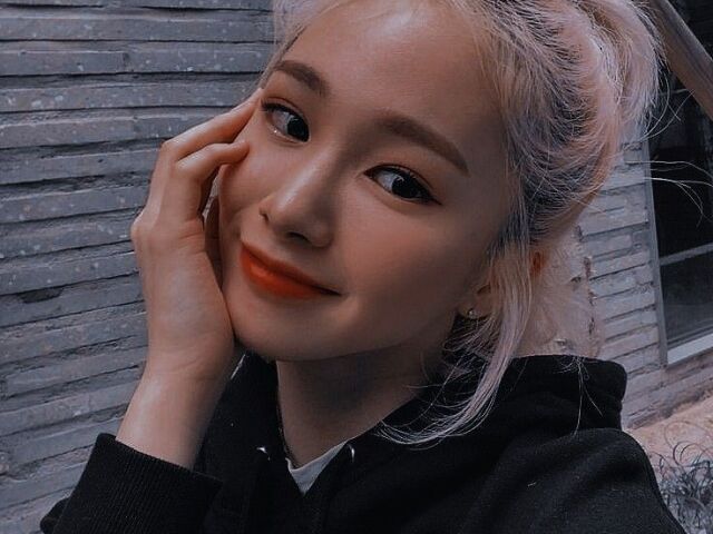 Mia ☆.。.:*✧