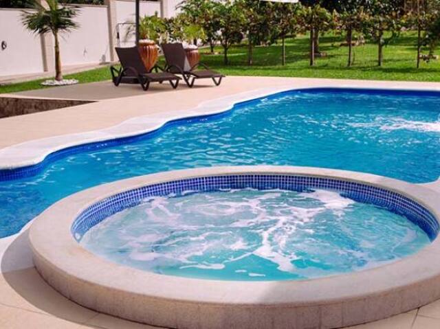 Vai ser uma festa na piscina da minha casa