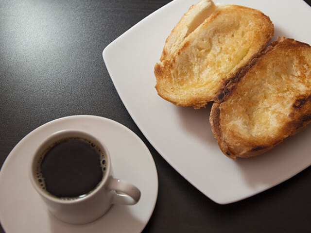 Café e pães 🥐☕