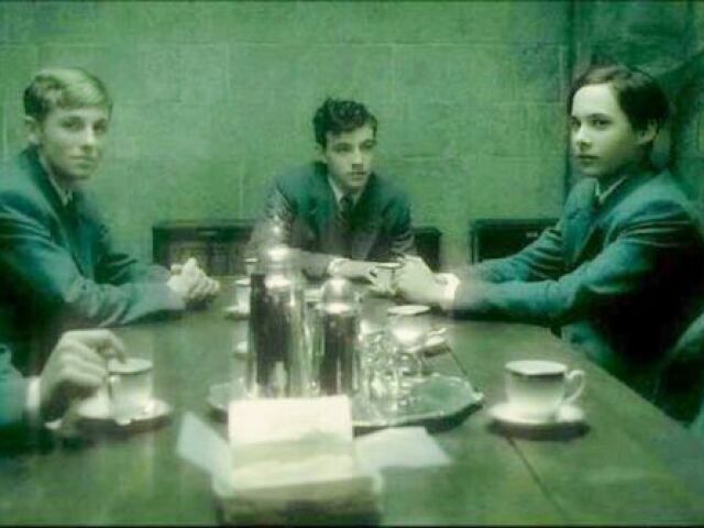 Estudaria com: Tom Riddle, sua "gangue", etc.