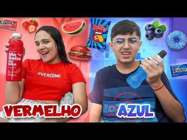 24 hrs comendo comidas azul e vermelho