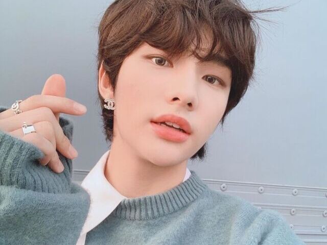 Hyunjin ><