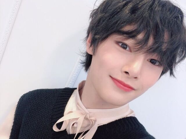 Jeongin ><