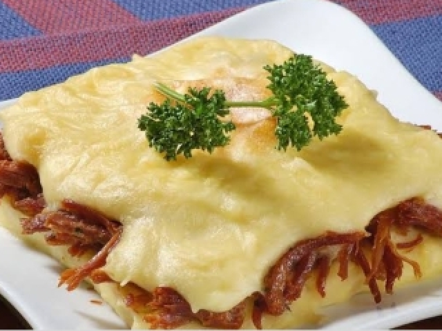 Escondidinho de carne