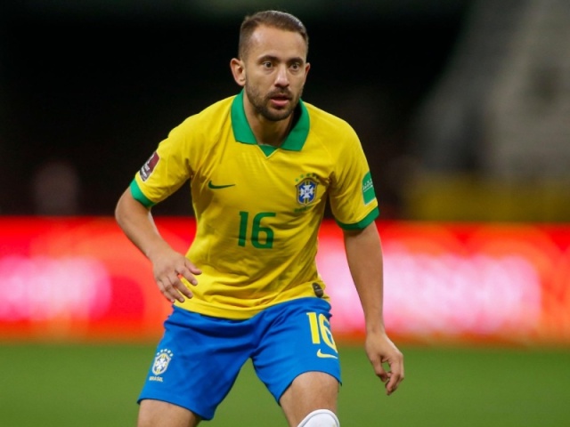 Everton Ribeiro