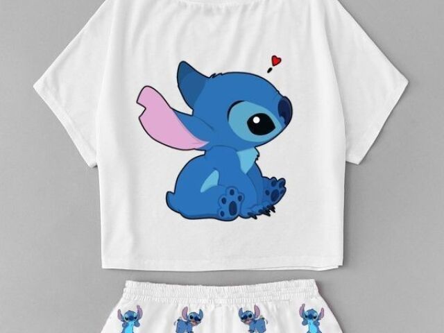 Stitch branco e azul, com xortinho e camiseta.