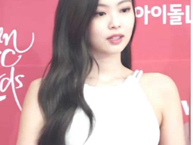 JENNIE