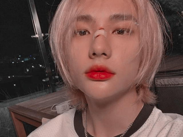 Quiz sobre Hyunjin ( Nível Fácil )