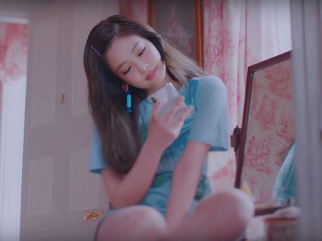 Jennie- Solo