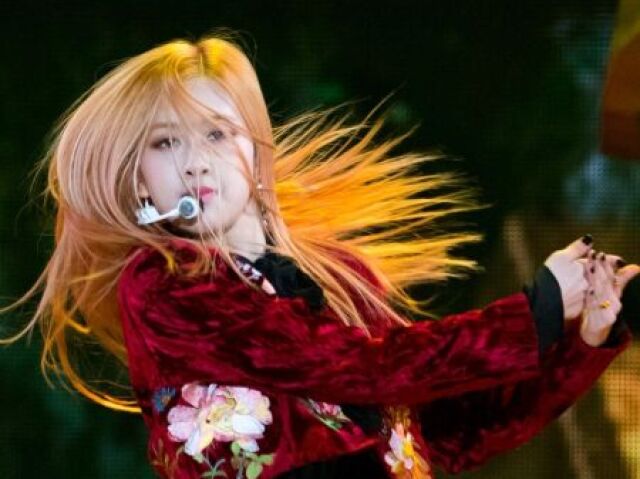 Penteado Rosé Playing With Fire