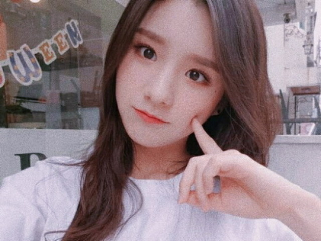 Heejin (loona)