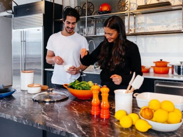 Ele tb ama tanto cozinhar quanto comer!! hehehehehheh