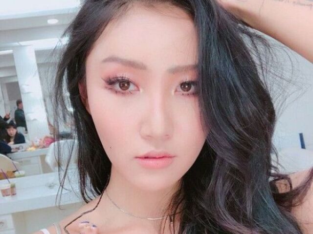 Hwasa- Mamamoo