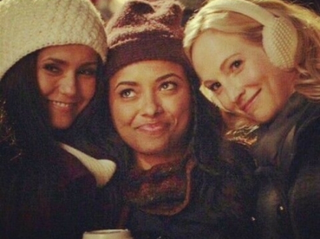 Bonnie, Elena e Caroline