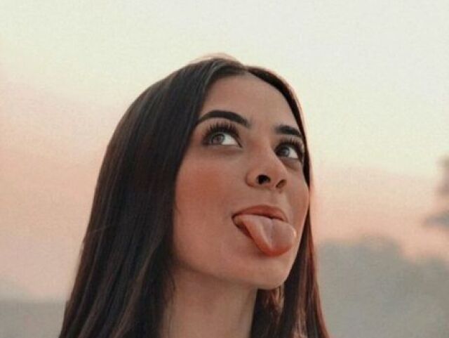 Que tal compartilhar? Assim todos sabem quanto você sabe sobre a sabina!