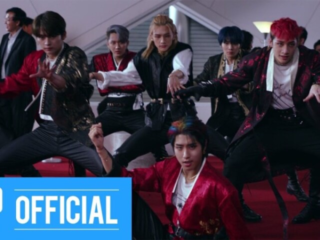 Stray Kids "Back Door"