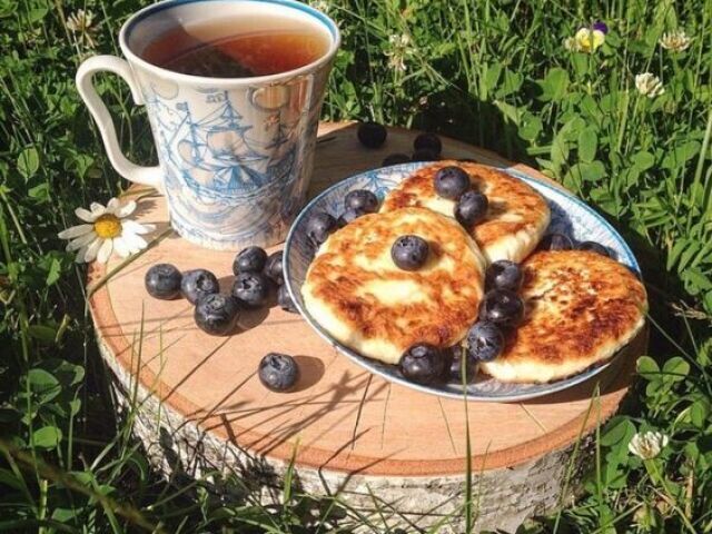 Chá, panquecas e blueberries ❤