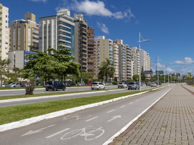 Localização que ofereça oportunidades de desenvolvimento econômico.