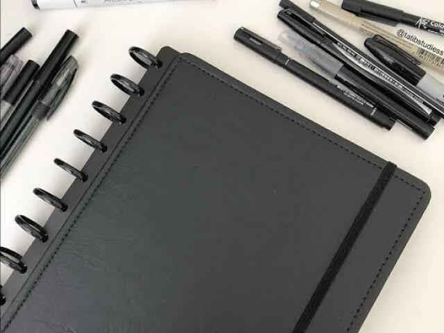 Material Preto