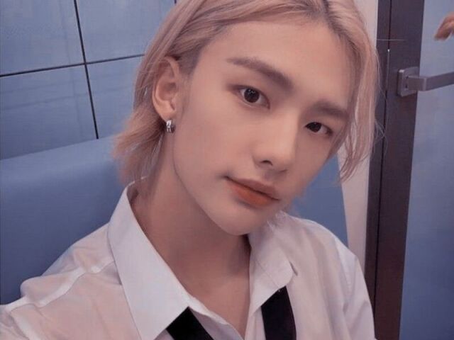 Hyunjin (stray kids)