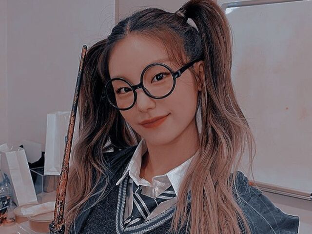 Yeji (itzy)