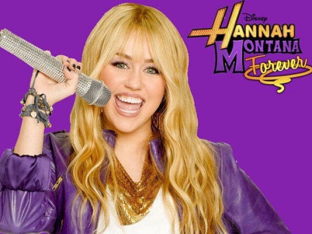 Hanna Montana. 
Tenho meus dotes musicais bem aguçados e o meu maior sonho é pegar a minha banda e sair em turnê internacional