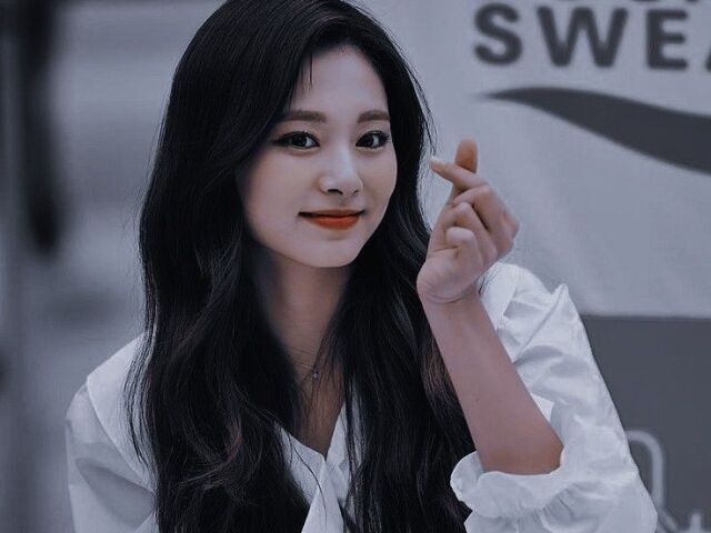 Tzuyu (twice)