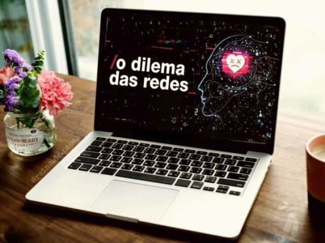 O Dilema das Redes.
Não existe nenhum documentário que seja tão interessante quanto esse.