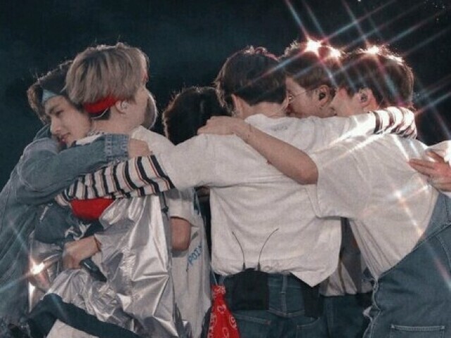 Escolha roupas , imagens etc e te digo quem seria seu namorado do BTS .