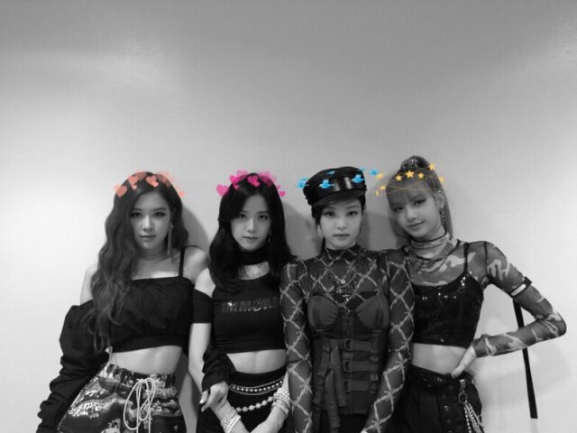 Escolha entre 3 imagens, que lhe digo quem do BLACKPINK você seria!