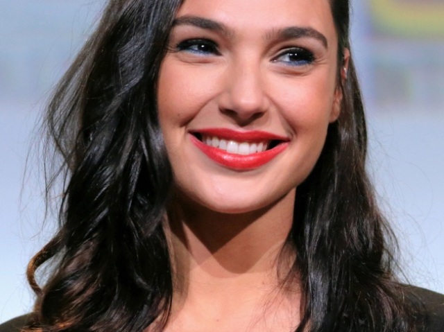 GAL GADOT (MULHER MARAVILHA )