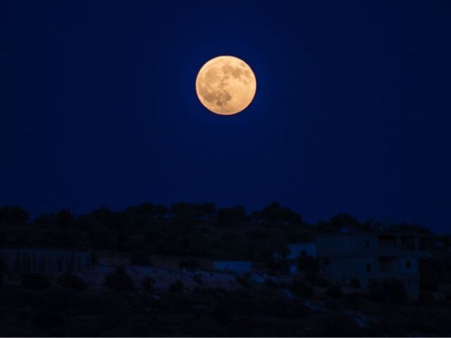 uma lua