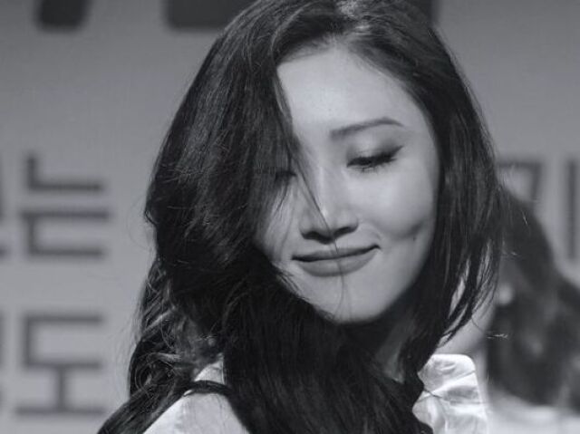 Hwasa (Mamamoo)