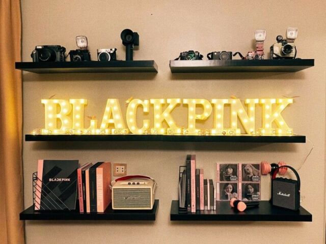 Essa escrito blackpink 💖🖤