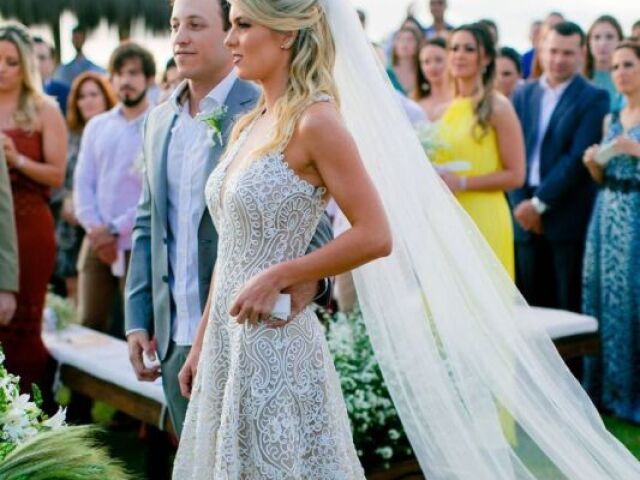 Vestido de noiva com renda