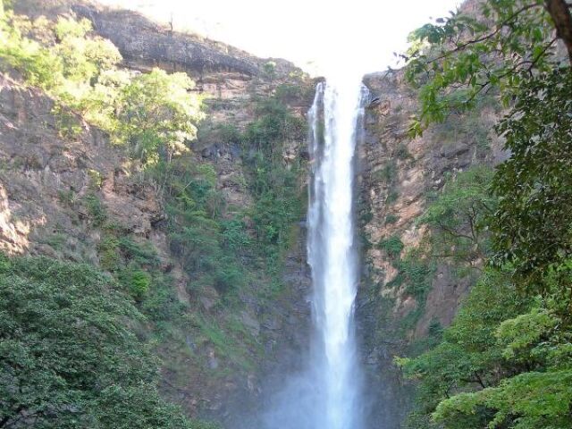 Perto da cachoeira