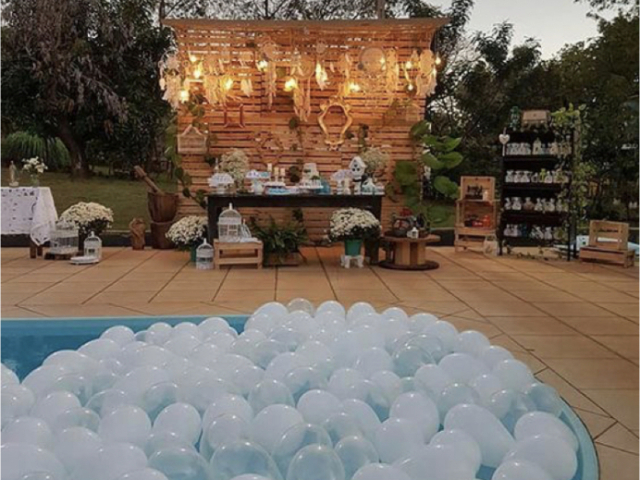 Festa do branco (todo mundo de branco)