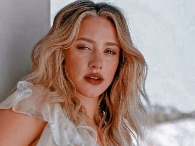 A mais linda é a Lili reinhart