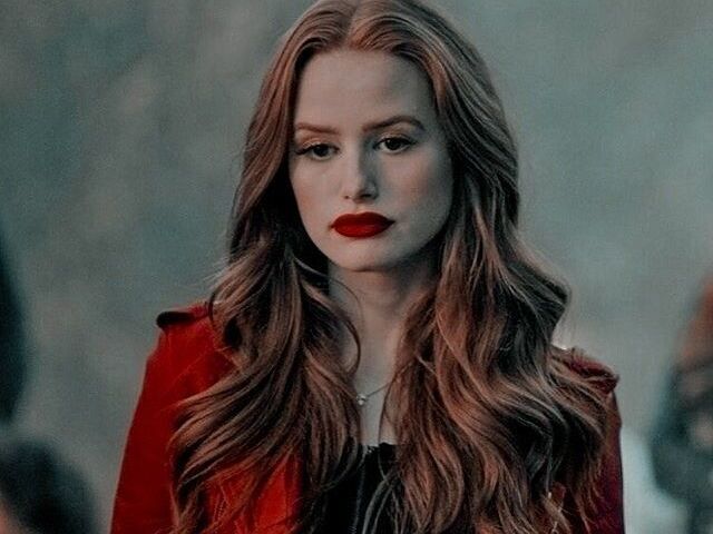 A mais linda é a Madelaine petsch