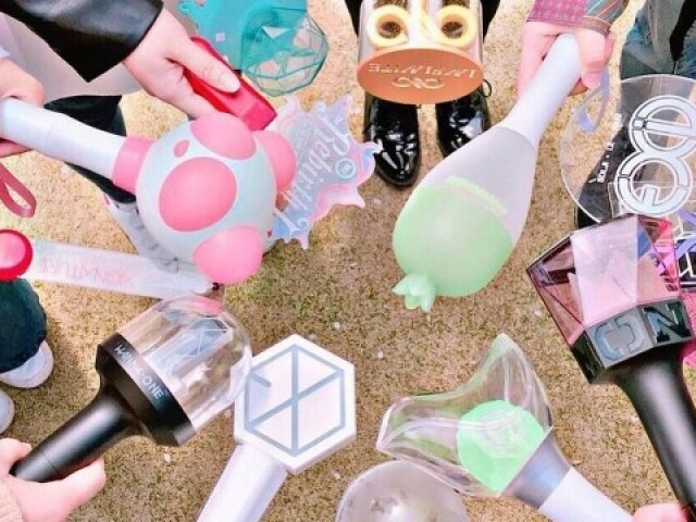 Adivinhe o grupo pelo lightstick
