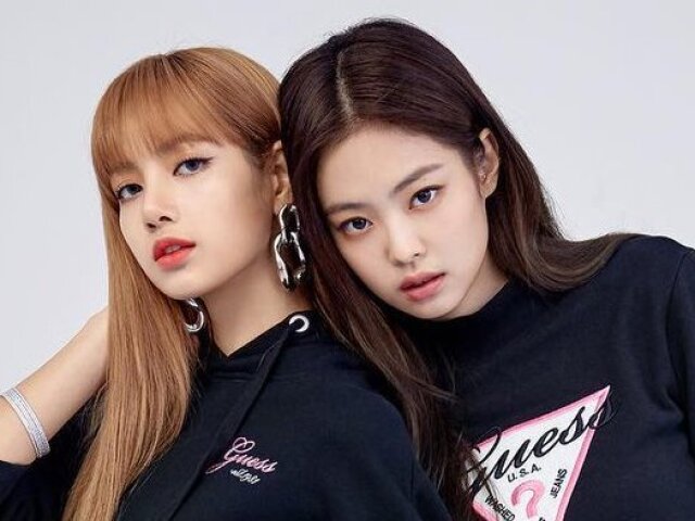 A unnie é a Lisa e a maknae é a Jennie, pelo menos eu acho...