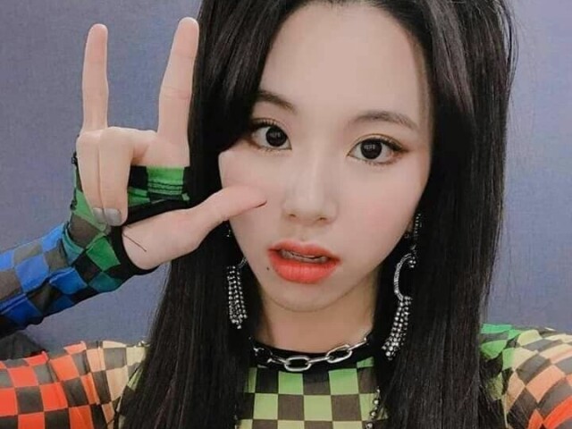 Chaeyoung (TWICE)