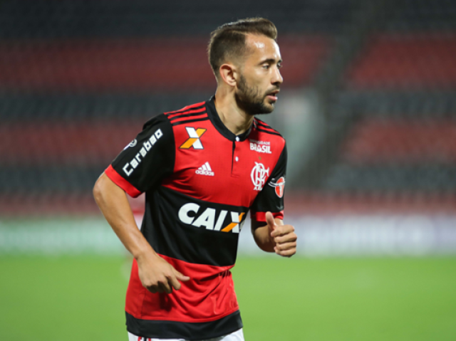 Éverton Ribeiro