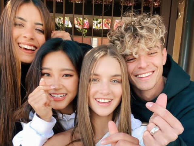 Sabina , Heyoon , Savannah e Josh ๐ฒ๐ฝ๐ฐ๐ท๐ฆ๐บ๐จ๐ฆ