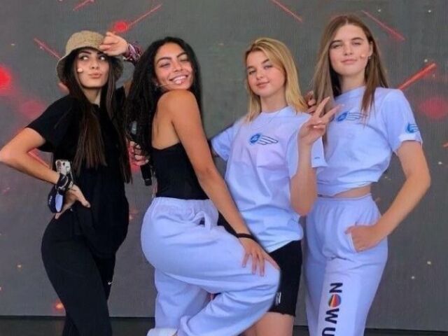 Sabina , Any , Joalin e Savannah ๐ฒ๐ฝ๐ง๐ท๐ซ๐ฎ๐ฆ๐บ