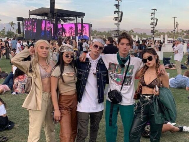 Sina , Hina , Josh , Noah e Heyoon ๐ฉ๐ช๐ฏ๐ต๐จ๐ฆ๐บ๐ฒ๐ฐ๐ท