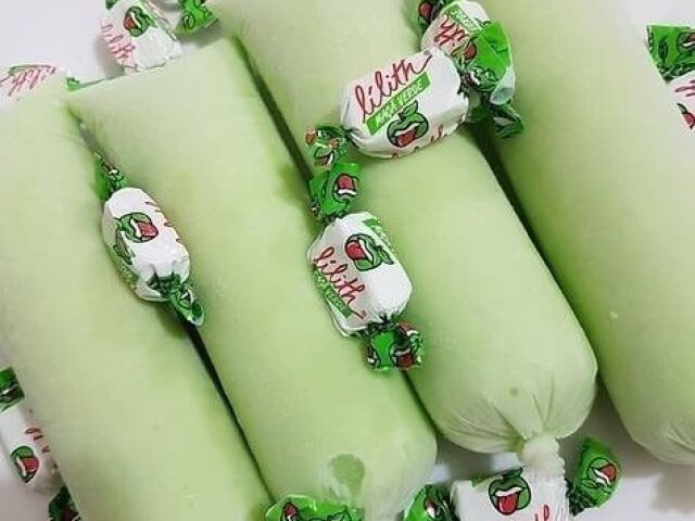 sacolรฉ de bala de maรงรฃ verde
