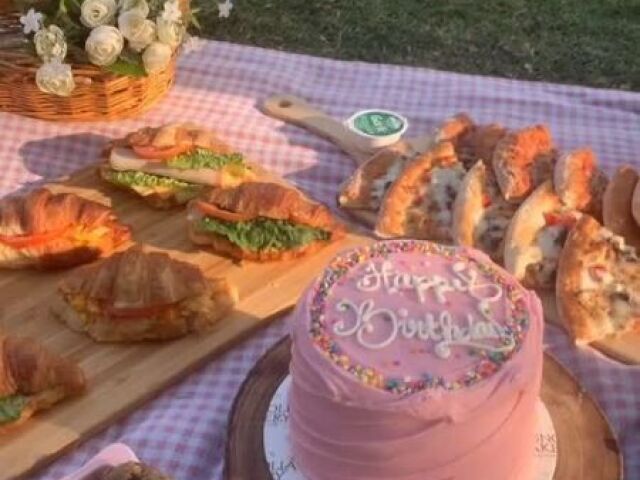 Um piquenique delicioso 😋🍉✨