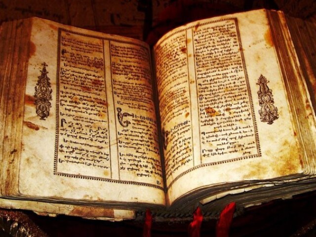 Históricos e Biográficos