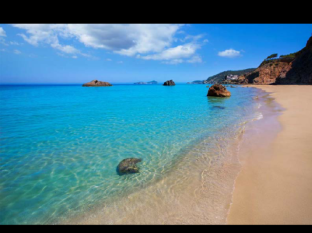 UMA PRAIA OU UM LUGAR PARA RELAXAR